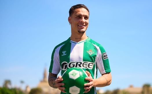 Antony lạnh lùng từ chối Bayern Munich