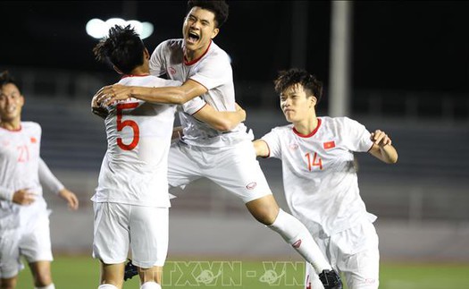 Đội trẻ Việt Nam thắng Singapore bằng ‘vũ khí bóng bổng’ để xóa tan nỗi buồn SEA Games, HLV đội bạn thừa nhận sự thật