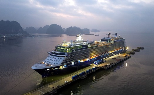 Quảng Ninh đón chuyến tàu du lịch biển ngay đầu năm mới