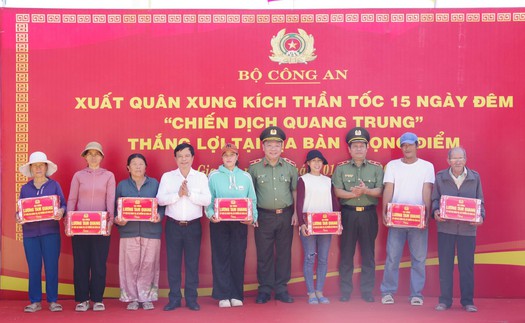 Xung kích thần tốc 15 ngày đêm đẩy nhanh tiến độ xây nhà tặng hộ dân vùng thiên tai