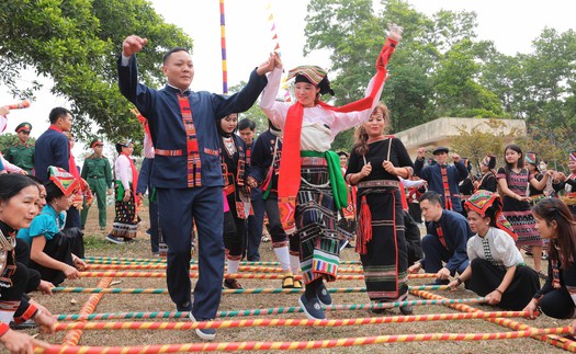 "Về bản đón Xuân": Trải nghiệm Tết sớm tại Làng Văn hóa - Du lịch các dân tộc Việt Nam