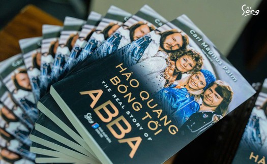 Cuốn sách tái hiện 'hào quang và bóng tối' của ban nhạc ABBA