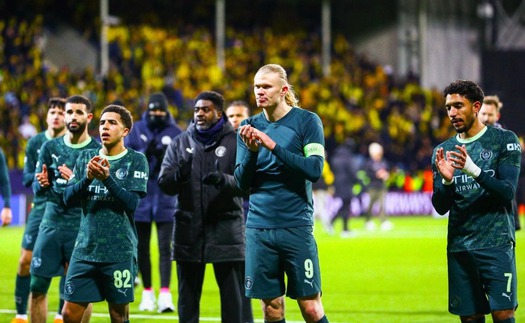 Cầu thủ Man City hoàn tiền vé cho CĐV sau thất bại sốc tại Champions League