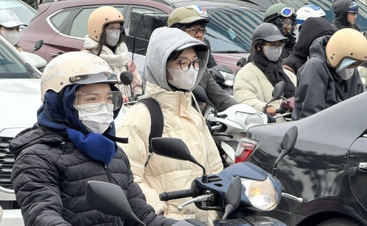 Bác sĩ khuyến cáo giữ ấm vùng đầu, mặt, cổ khi ra ngoài trời lạnh