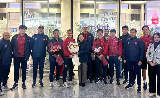 Trung Kiên cùng những thành viên cuối cùng của U23 Việt Nam đã về nước