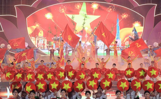 Lào Cai tổ chức chương trình nghệ thuật "Tự hào tiến bước dưới cờ Đảng quang vinh"