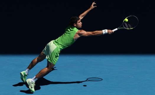 Australian Open 2026 gây tranh cãi khi đưa ra yêu cầu bất ngờ với hai ngôi sao quần vợt