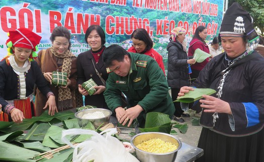 “Xuân biên phòng ấm lòng dân bản”: Mang Tết sớm đến vùng biên Lào Cai
