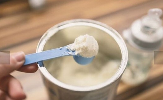 Bộ Y tế yêu cầu Shopee, Lazada gỡ bỏ thông tin sản phẩm sữa nghi nhiễm độc tố