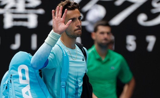 Người hâm mộ giận dữ, cáo buộc Musetti 'cố tình' bỏ cuộc trước Djokovic