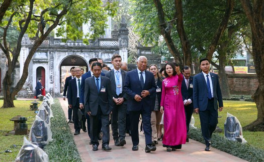 Chủ tịch Hội đồng châu Âu tham quan Văn Miếu - Quốc Tử Giám