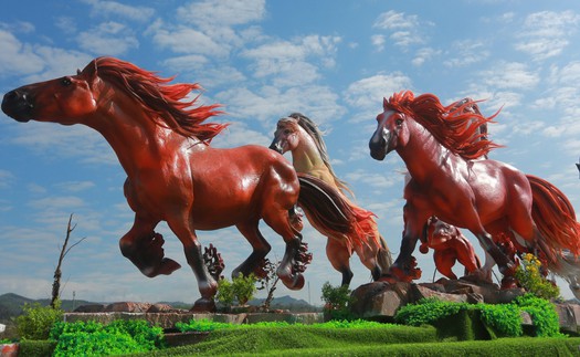 Độc đáo linh vật ngựa ở Lao Bảo, Quảng Trị