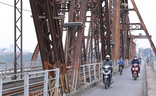 Cầu Long Biên chính thức cho xe đi lại sau 2 tháng sửa chữa