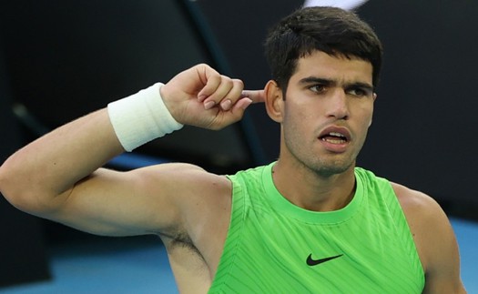 Carlos Alcaraz vào chung kết Australian Open 2026 sau 5 set