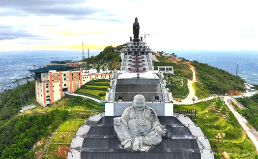 Cảnh báo an toàn đối với du khách leo núi tại Khu du lịch quốc gia Núi Bà Đen