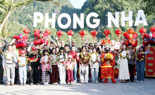 Các địa phương đón hàng trăm ngàn lượt du khách trong dịp Tết dương lịch