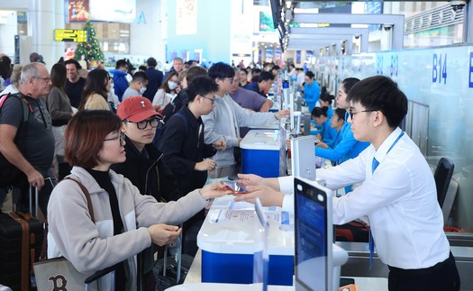 Sân bay Nội Bài đón lượng khách kỷ lục trong dịp tết Dương lịch