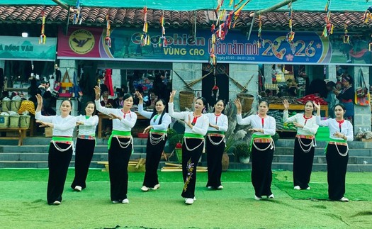 Vui “Tết bản làng” cùng đồng bào tại Làng Văn hóa - Du lịch các dân tộc Việt Nam