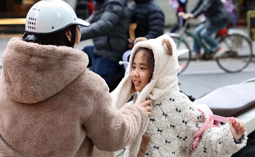 Người dân Hà Nội ứng phó với đợt rét nhất từ đầu mùa