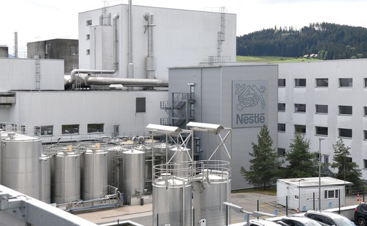 Diễn biến mới trong vụ thu hồi sữa công thức cho trẻ em của Neslte