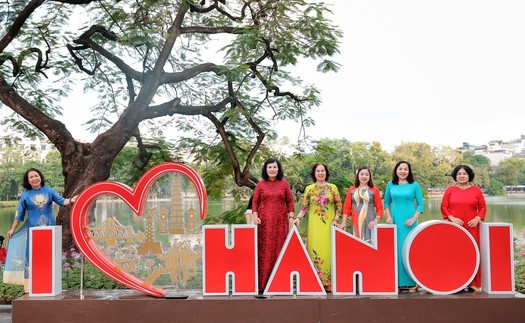 Sống vui, sống khỏe, phát huy vai trò “cây cao bóng cả”