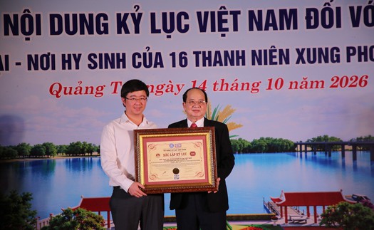 Tôn vinh kỷ lục Việt Nam đối với biểu tượng 16 bông lúa tại Bến phà II Long Đại, Quảng Trị