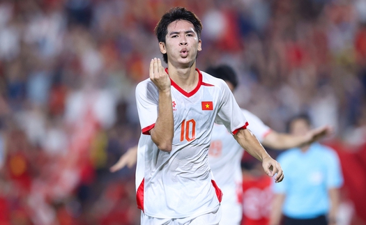 Đội tuyển Việt Nam: 'Nhà giàu' cũng khóc