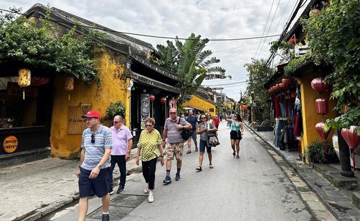 Các điểm du lịch tại Đà Nẵng thu hút đông khách tham quan
