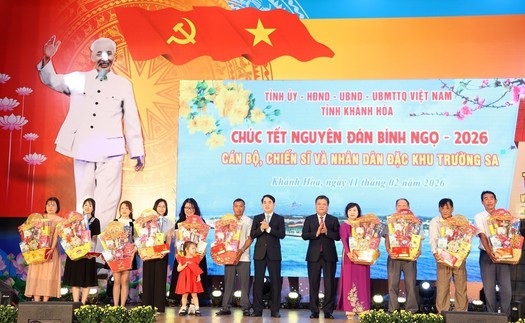 Cầu truyền hình trực tuyến chúc Tết quân và dân Đặc khu Trường Sa