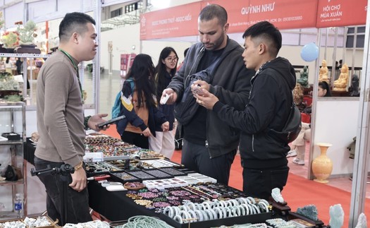 Hội chợ Mùa Xuân: Khách quốc tế ấn tượng về một Việt Nam giàu bản sắc, năng động