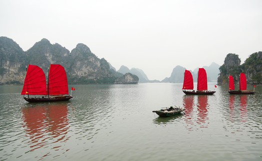 Chấp thuận đưa thuyền ba vách truyền thống vào phục vụ du lịch trên vịnh Hạ Long