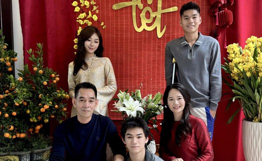 Khoảnh khắc bình yên của các ngôi sao bóng đá Việt đầu năm mới