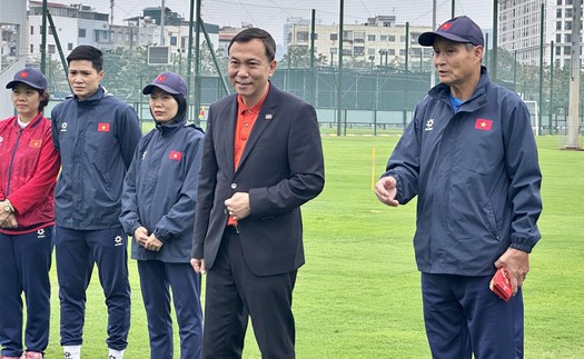 Tập luyện từ chiều mồng 2 Tết, đội tuyển nữ Việt Nam được Chủ tịch VFF khích lệ