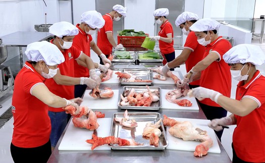 Đặc sản gà Đông Tảo hút khách dịp Tết