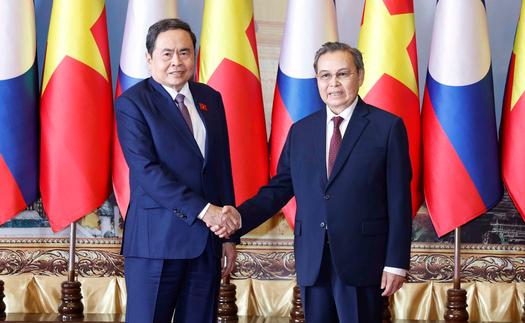 Chủ tịch Quốc hội Trần Thanh Mẫn gặp Chủ tịch Quốc hội Lào