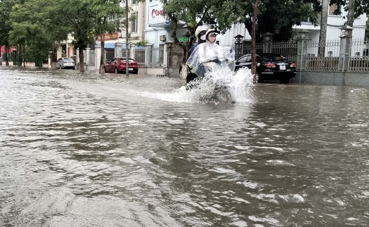 Không khí lạnh, Hà Tĩnh đến Đà Nẵng và Quảng Ngãi đến Gia Lai có nơi mưa to