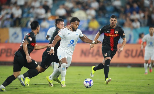 HLV Vũ Hồng Việt nói điều bất ngờ về Xuân Son sau khi dứt 10 trận không thắng