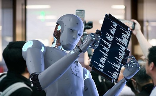 Trí tuệ nhân tạo: AI làm lung lay ước mơ làm nghề sáng tạo của giới trẻ Pháp