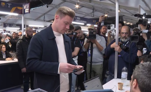 Ngôi sao kì cựu của Barca 'tẽn tò' khi không được tham gia bầu Chủ tịch CLB