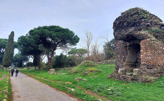 Khám phá con đường Appian cổ đại ở Italia