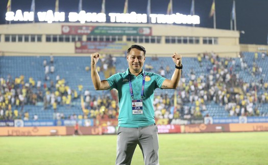 HLV Vũ Hồng Việt giúp CLB Nam Định hồi sinh 