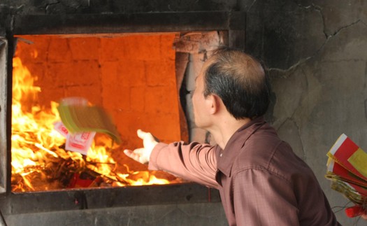 Sẽ không để vàng mã thiêu rụi giá trị văn hóa
