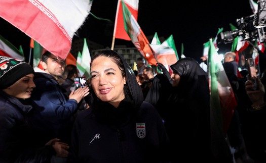 Đội tuyển bóng đá nữ Iran được chào đón như người hùng khi trở về quê nhà