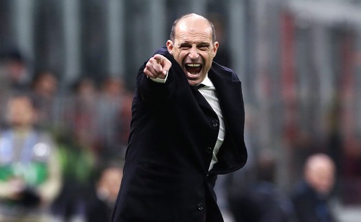 Milan và Napoli chờ 'chung kết' ở sân Maradona