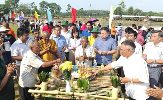 Phát huy giá trị di sản văn hóa truyền thống Lễ hội Phá Bàu