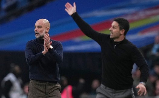 Guardiola cho Arteta thấy ai mới là 'chuyên gia giành danh hiệu'