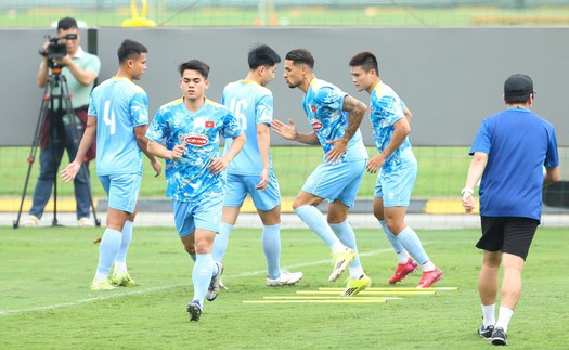 Khuất Văn Khang: 'Xuân Son hay Hoàng Hên cũng phải cạnh tranh vị trí'