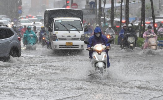 Dự báo thời tiết ngày 24/3: Trung Bộ mưa dông, cảnh báo thời tiết nguy hiểm