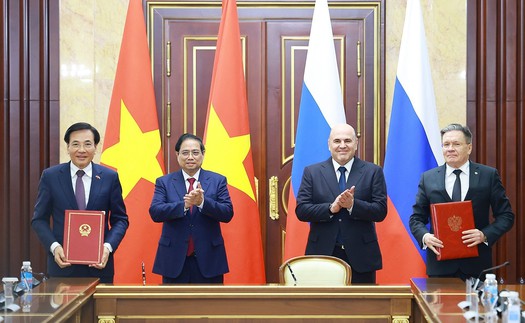 Hai Thủ tướng Việt Nam và Nga chứng kiến Lễ ký kết về hợp tác xây dựng Nhà máy điện hạt nhân