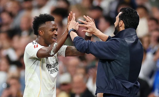 Ở Real Madrid, Arbeloa sẽ giống Zidane hay Solskjaer?